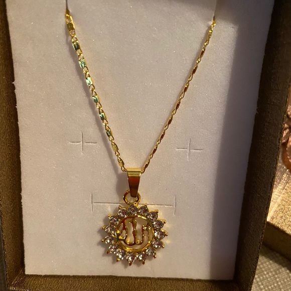 18k gold plated Allah Pendant with chain - Picture 2 of 4